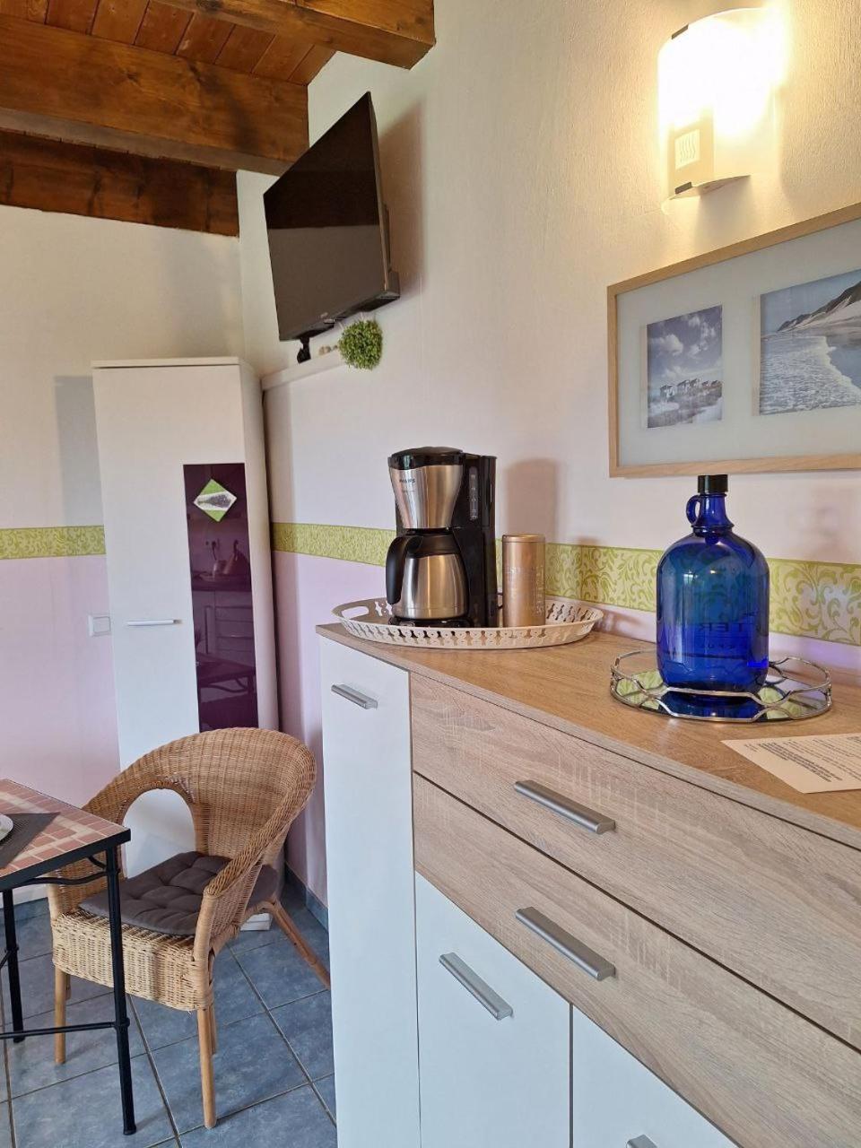 Kleine Einzigartige Ferienwohnung Auf Dem Bauernhof, Direkt In Der Natur Mit Blick Auf Schloss Braunfels Eksteriør billede